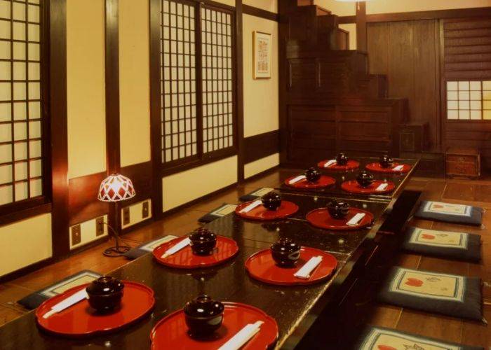 The dining area at Minokichi Karusama Shijo, all laid out for guests to dine.